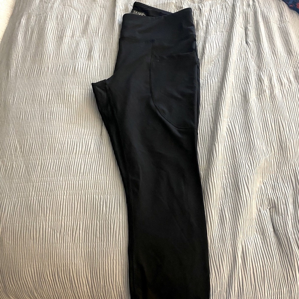 Virus intl black crop pant (to knee)